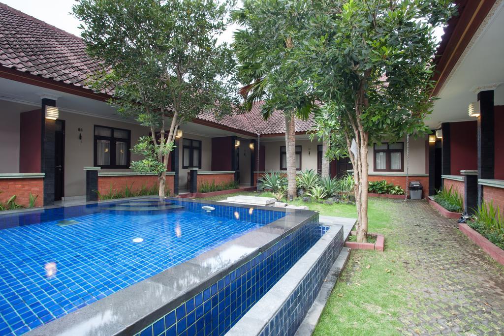 Puri Ganesh Hotel เลอกีอัน ภายนอก รูปภาพ