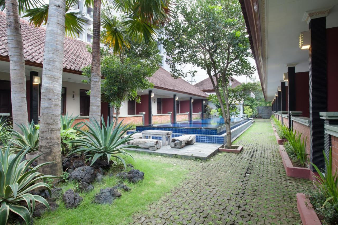 Puri Ganesh Hotel เลอกีอัน ภายนอก รูปภาพ