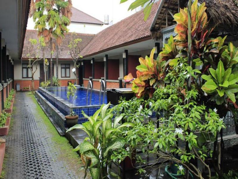 Puri Ganesh Hotel เลอกีอัน ภายนอก รูปภาพ