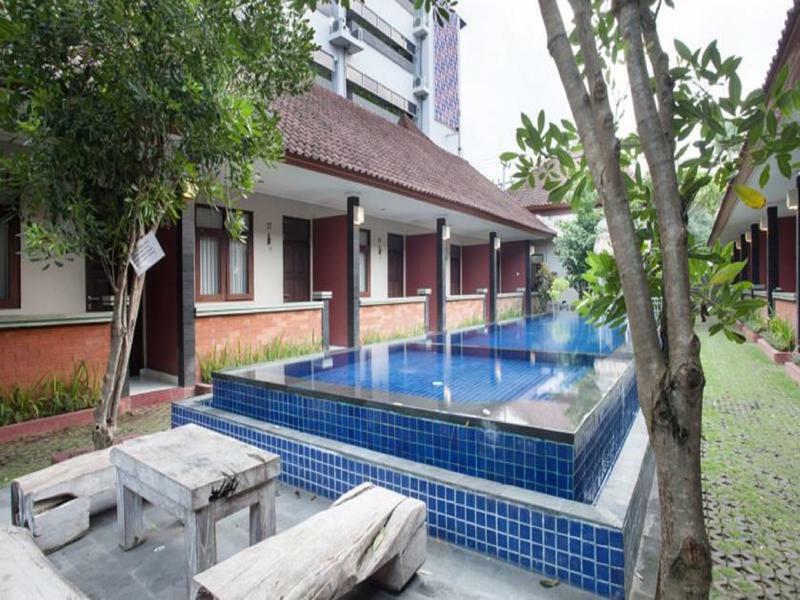 Puri Ganesh Hotel เลอกีอัน ภายนอก รูปภาพ