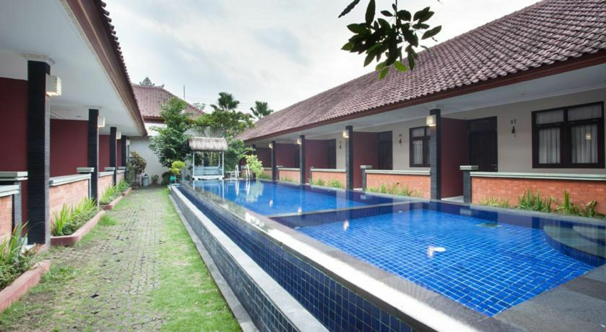 Puri Ganesh Hotel เลอกีอัน ภายนอก รูปภาพ