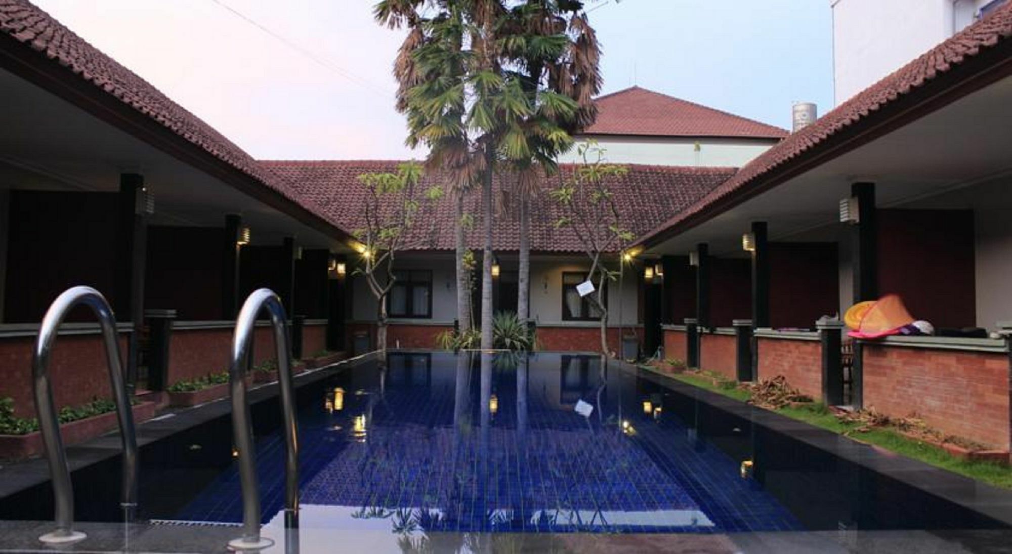 Puri Ganesh Hotel เลอกีอัน ภายนอก รูปภาพ
