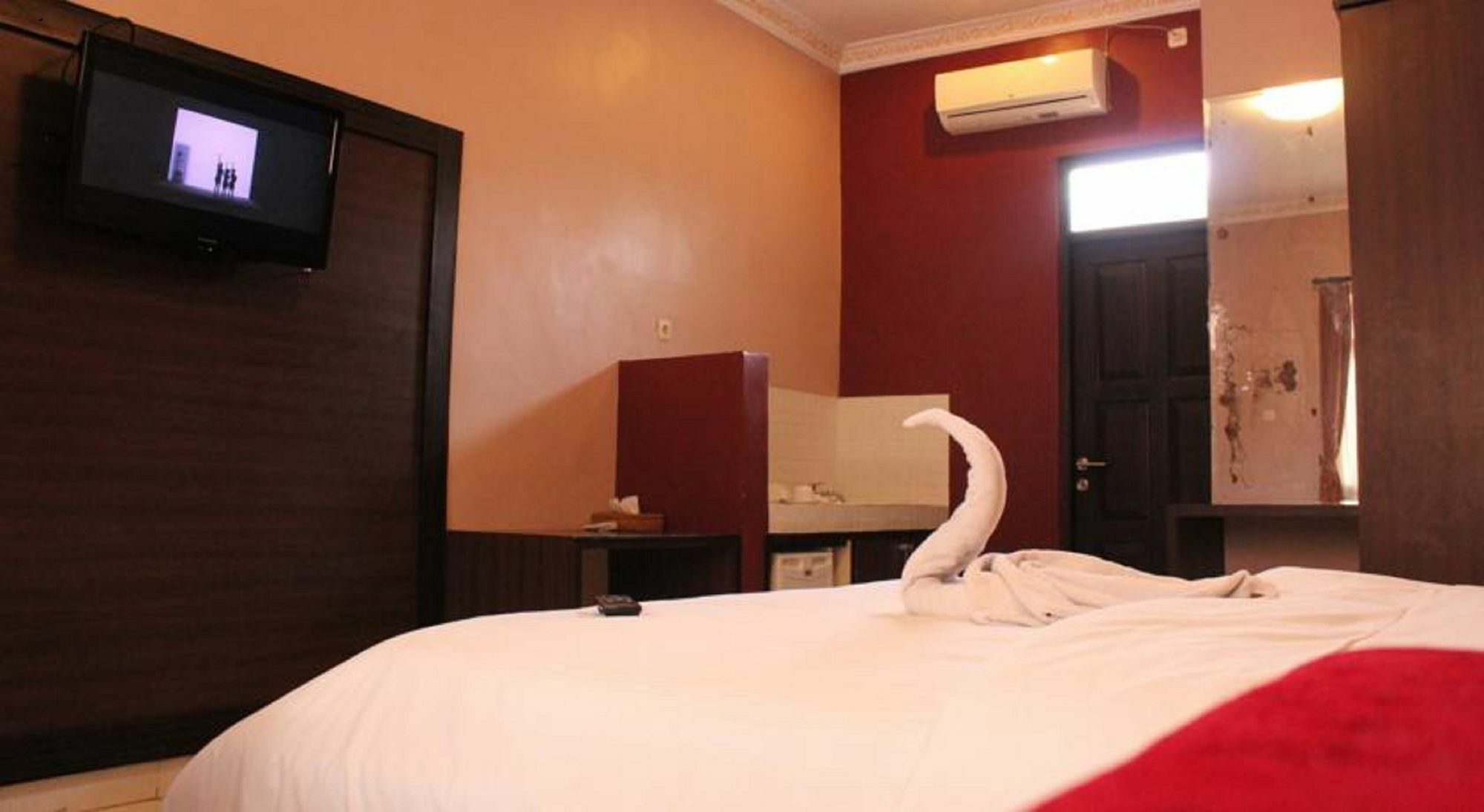 Puri Ganesh Hotel เลอกีอัน ภายนอก รูปภาพ