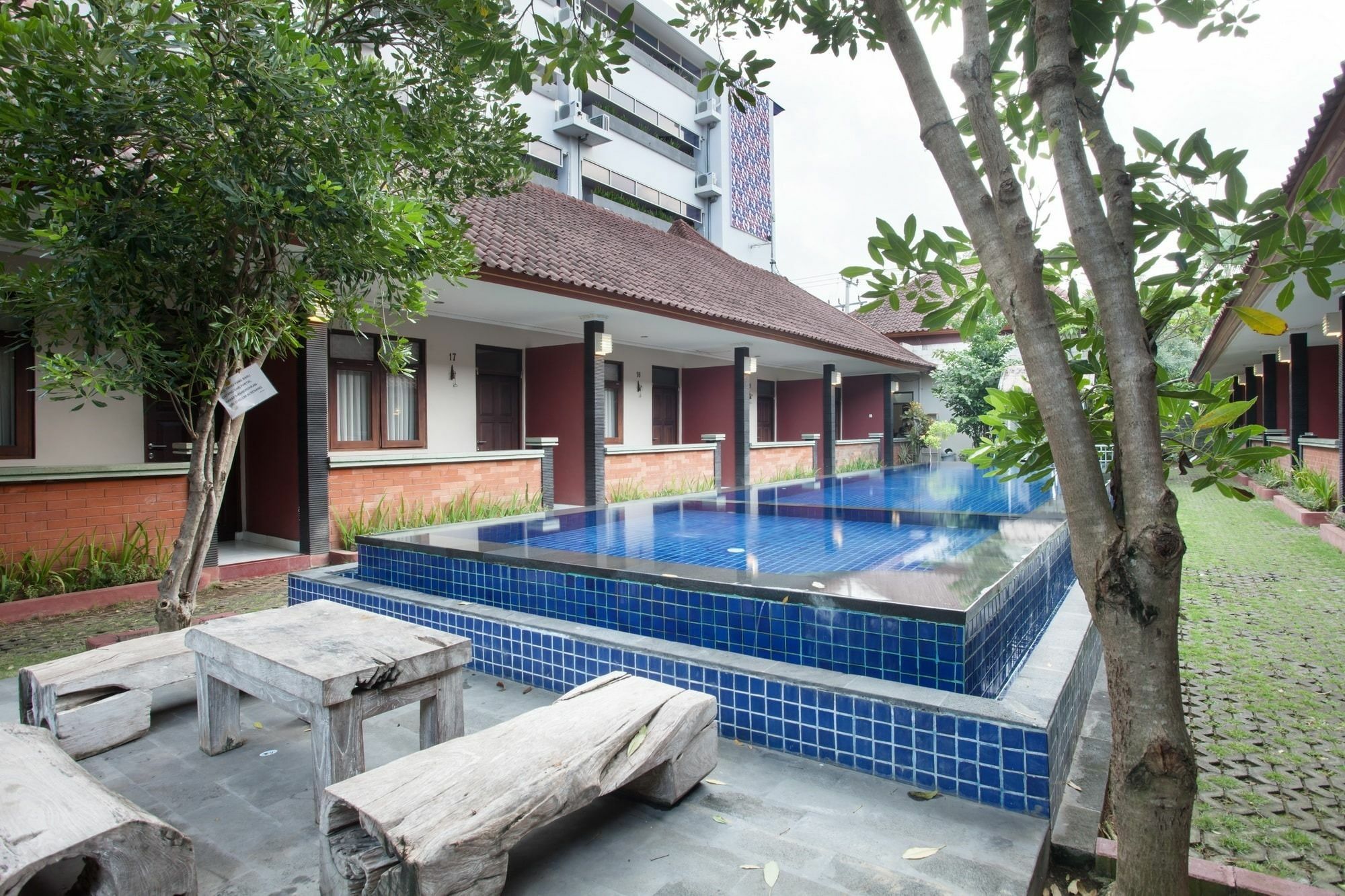 Puri Ganesh Hotel เลอกีอัน ภายนอก รูปภาพ